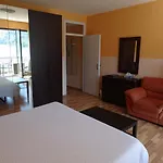 אכסניה Swiss Nassa Garni