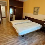 Swiss Nassa Garni לוגאנו