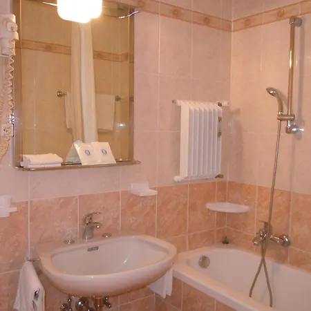 Lodge Swiss Nassa Garni *