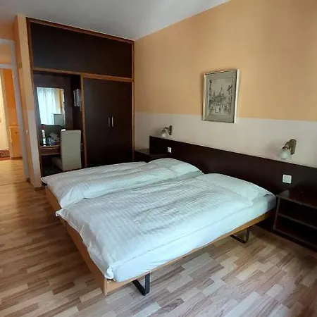 Lodge Swiss Nassa Garni Lugano